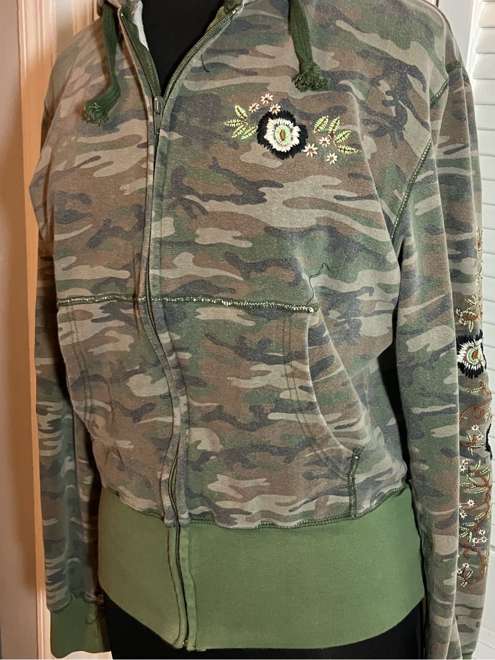 Camo Embroidered Zip-Up Bomber Jacket - Green